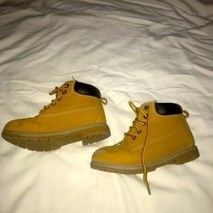 Kids winter boots 13